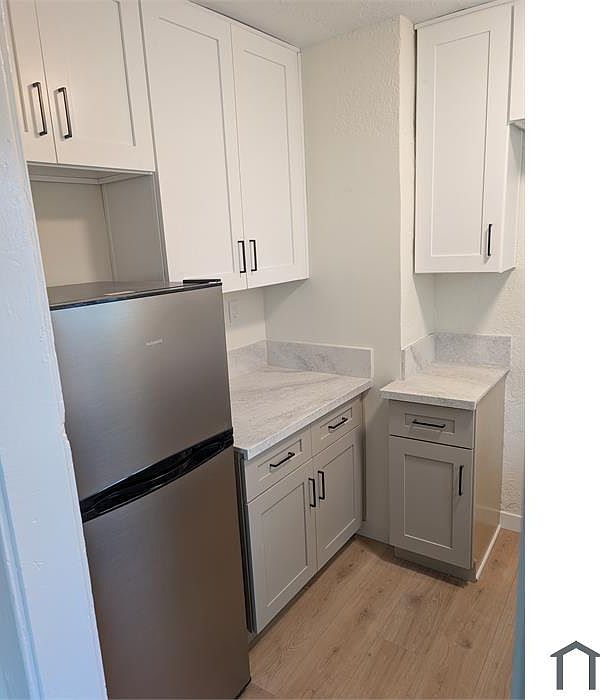 1st image of 301 S Boyle Ave #308