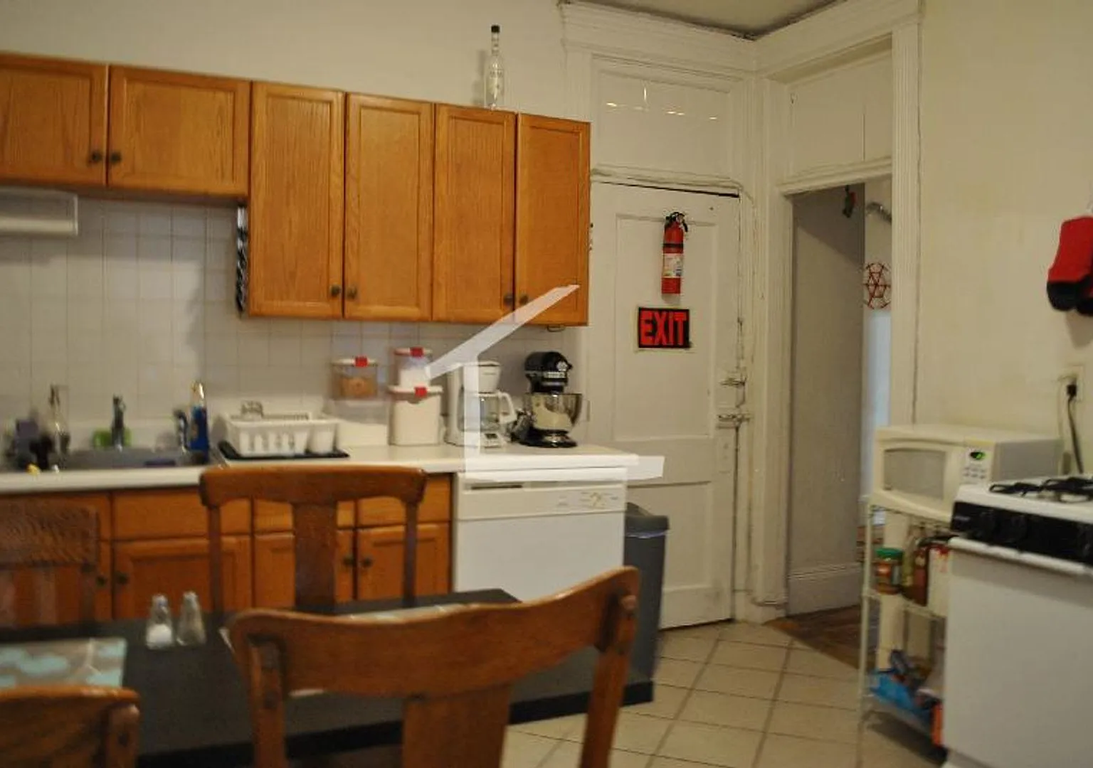 Sunny two bed, Large bedrooms, great kitchen — Photo 2