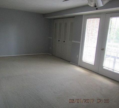 5th image of 950 Wood Hollow Dr