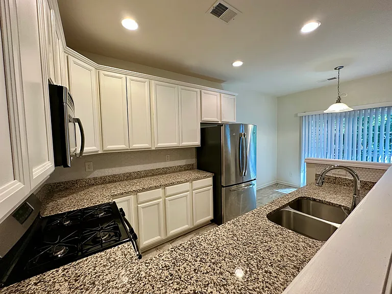 168 Limerick Rd #B — Photo 7