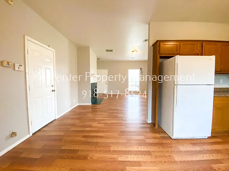 9134 E 24th St — Photo 10