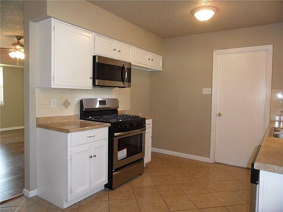 4th image of 817 Rosewood Hills Dr