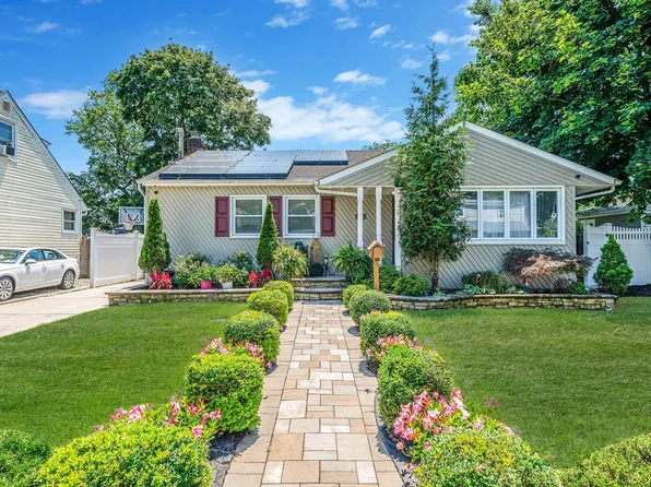 54 Gormley Avenue, Roosevelt, NY 11575