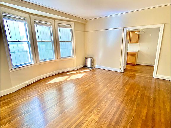 2nd image of 1770 Broadway #203