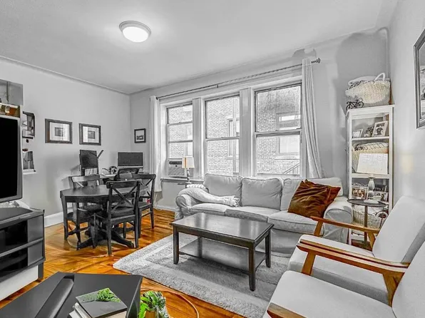 117 West 13th Street image 1 of 6