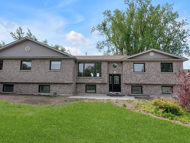 1563 Side Road 15 #LL-15/16 — Photo 1