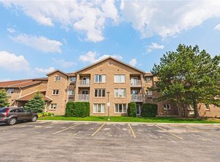 3050 Pinemeadow Dr #30, Burlington, ON L7M 3X5