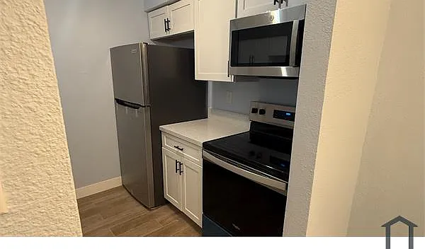 2 bed, 1068 sqft, $1,300 — Photo 2