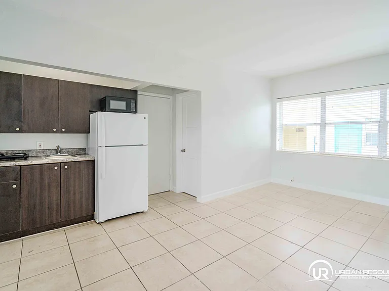 8315 Byron Ave #7A — Photo 11