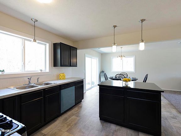 5th image of 1310 Cumberland Ave SE #6