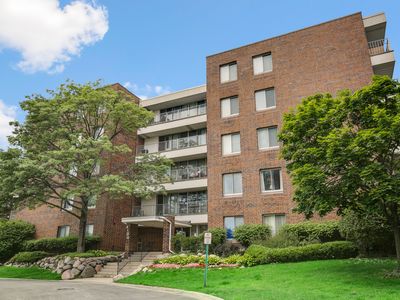 4100 Triumvera Dr #B201, Glenview, IL, 60025
