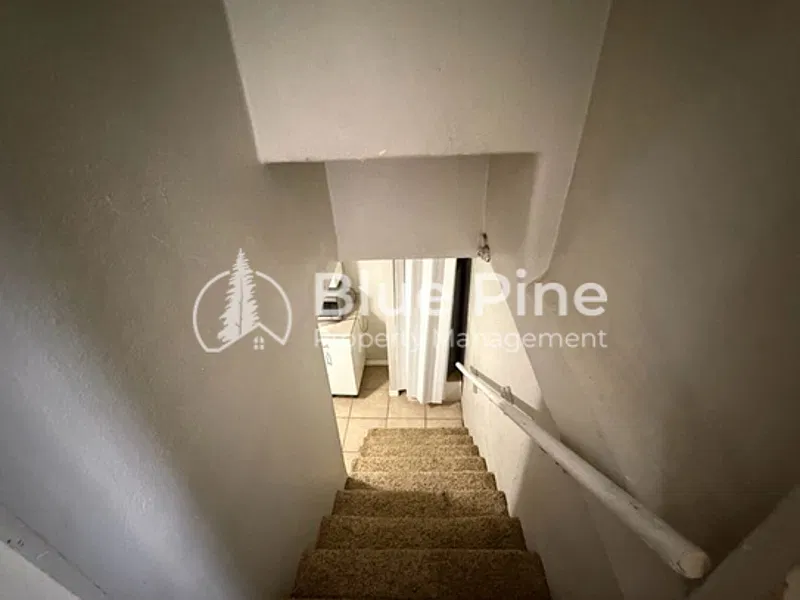 2 bed, 1.0 bath, 900 sqft, $750 — Photo 3