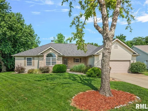 209 Huntington Rd, Chatham, IL 62629
