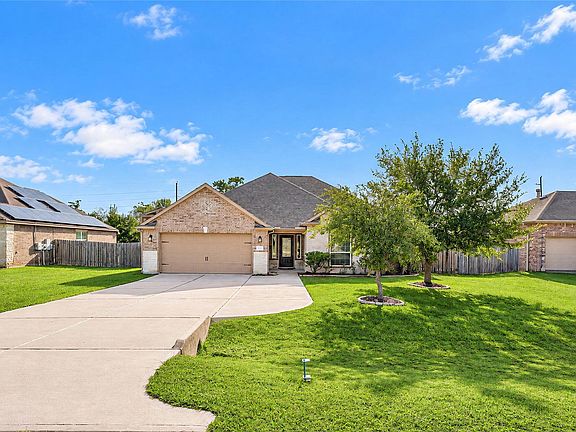3rd image of 18803 Maverick Ranch Rd E