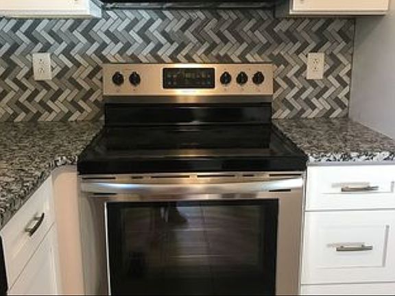 5th image of 1413 Stoneybrook Dr