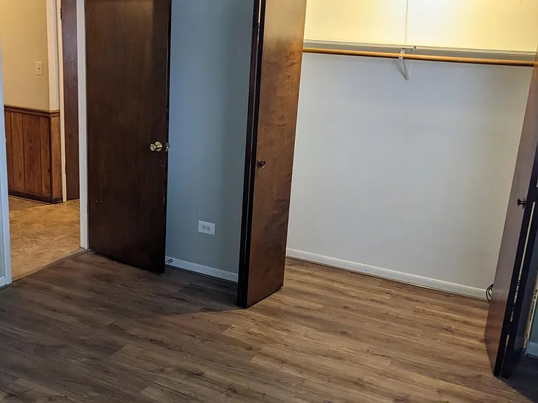 5642 W 107th St #2 BDRM — Photo 9