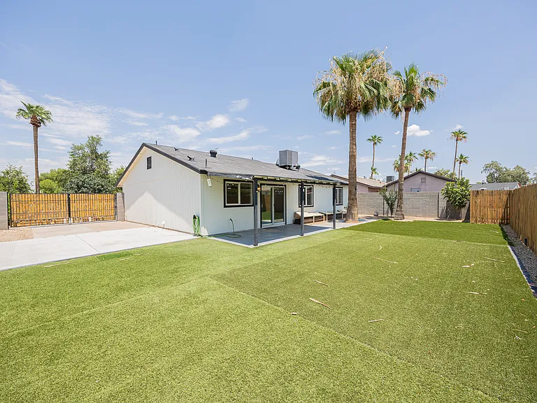 2519 W Vineyard Rd — Photo 24
