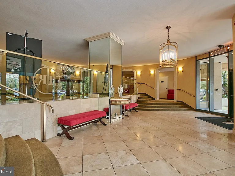 8360 Greensboro Dr #922 — Photo 23