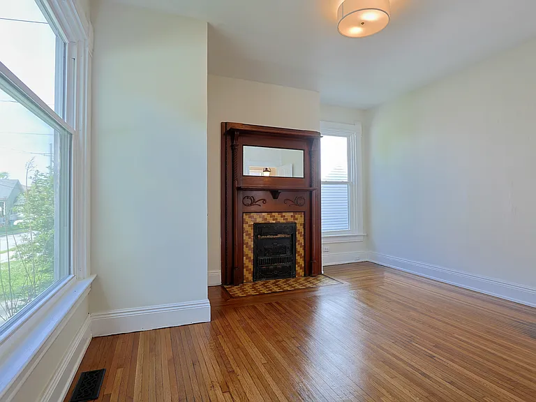 6118 Prentice St — Photo 46
