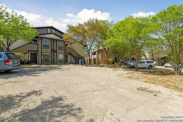 2 bed, 1118 sqft, $1,295 — Photo 2