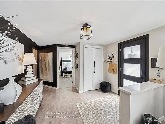 2nd image of 18 Cherrywood Ln