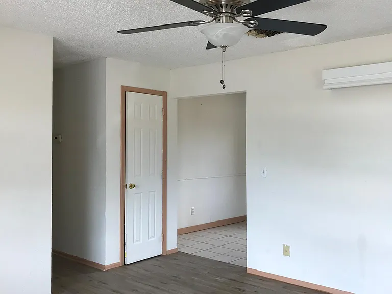 111 Sharon Ave — Photo 12