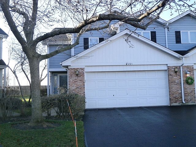 1st image of 221 Carlisle Ave