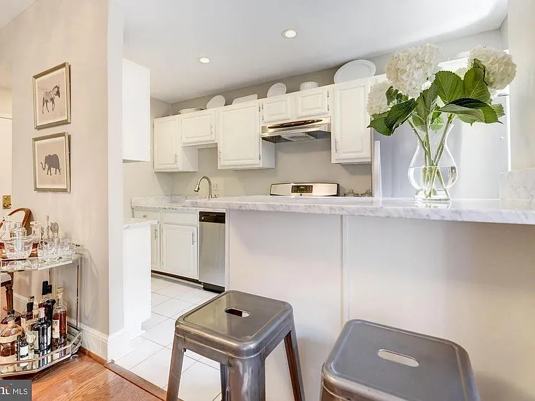 2127 California St NW #503 — Photo 12