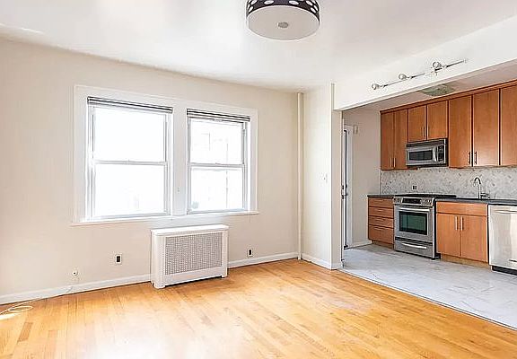 4th image of 3019 37th St