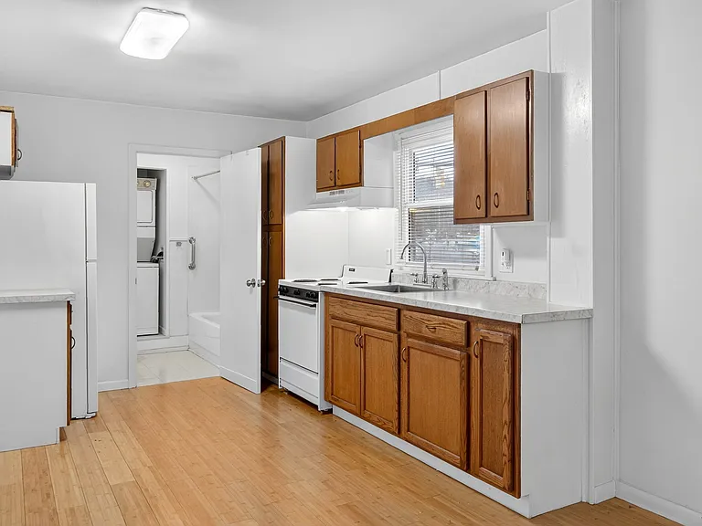 321 N Fulton St #2 — Photo 7