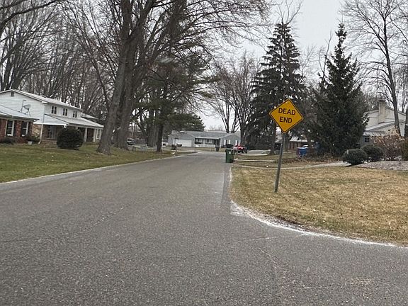 3rd image of 53881 Luann Dr