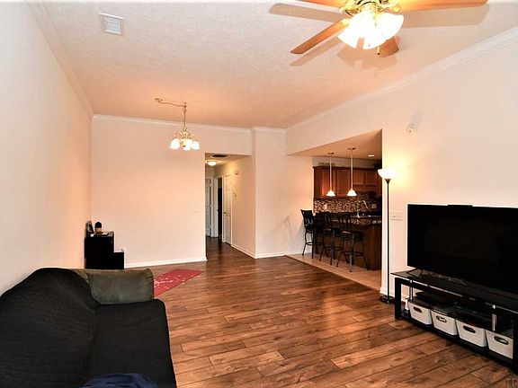 3rd image of 3016 Shady Hollow Trl