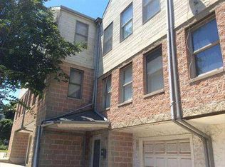 7204 N Rogers Ave, Chicago, IL 60645