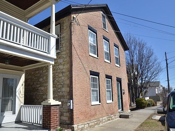 2nd image of 912 Columbia St