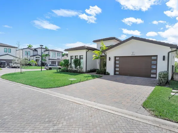 3502 Ashwood Cir N, Hollywood, FL 33312