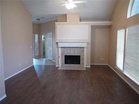 2nd image of 6825 Saddletree Trl