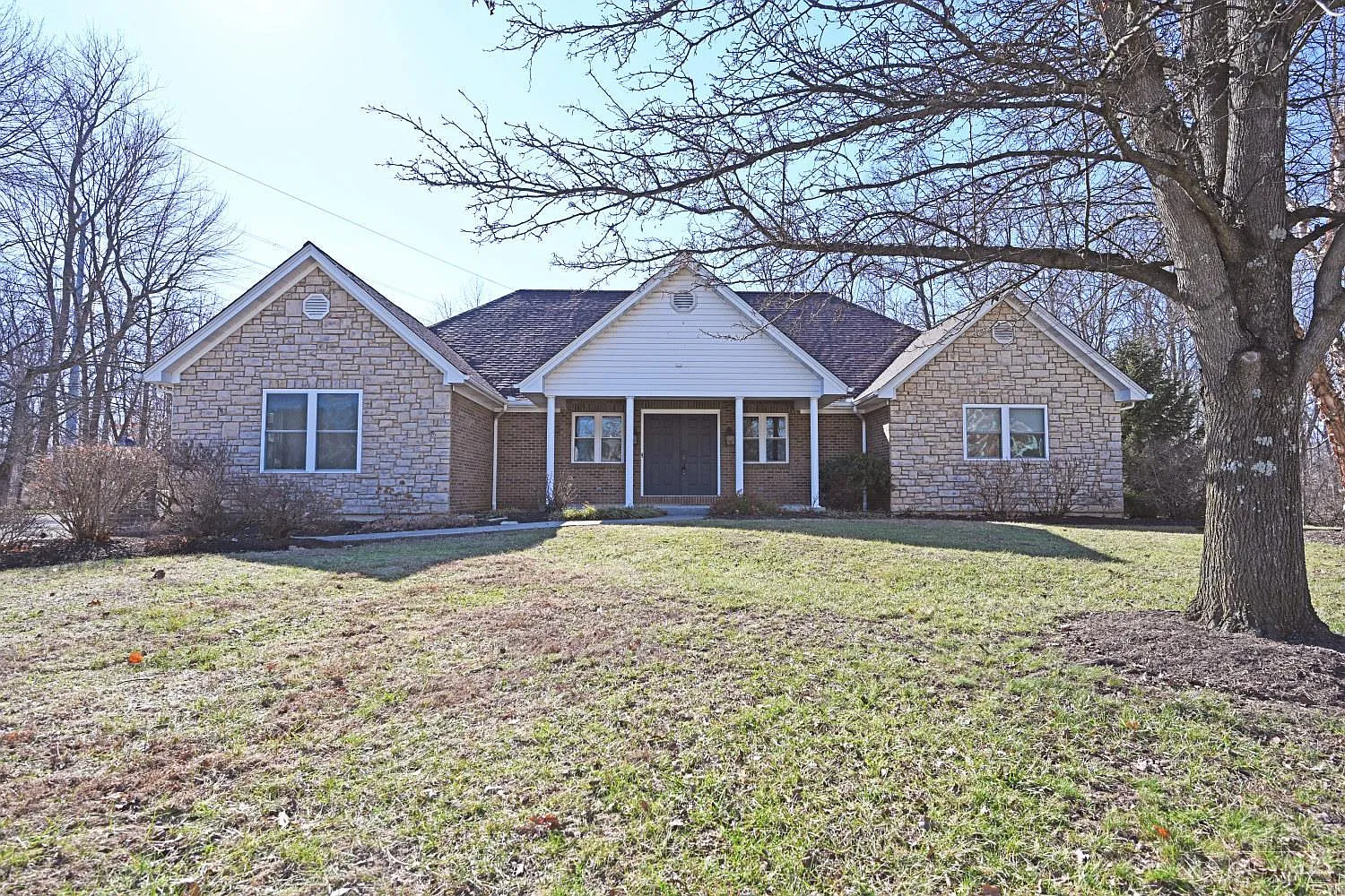 1081 Sedgefield Ct photo 1