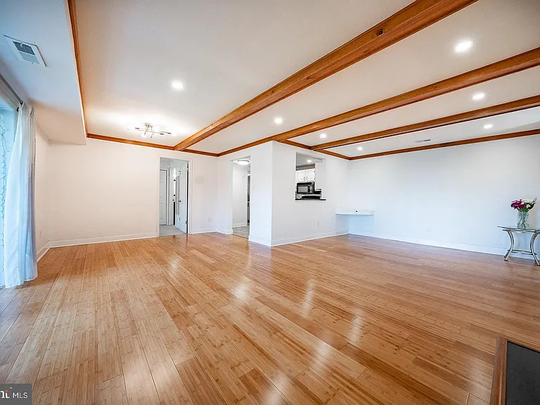504 Mountainview Dr — Photo 10