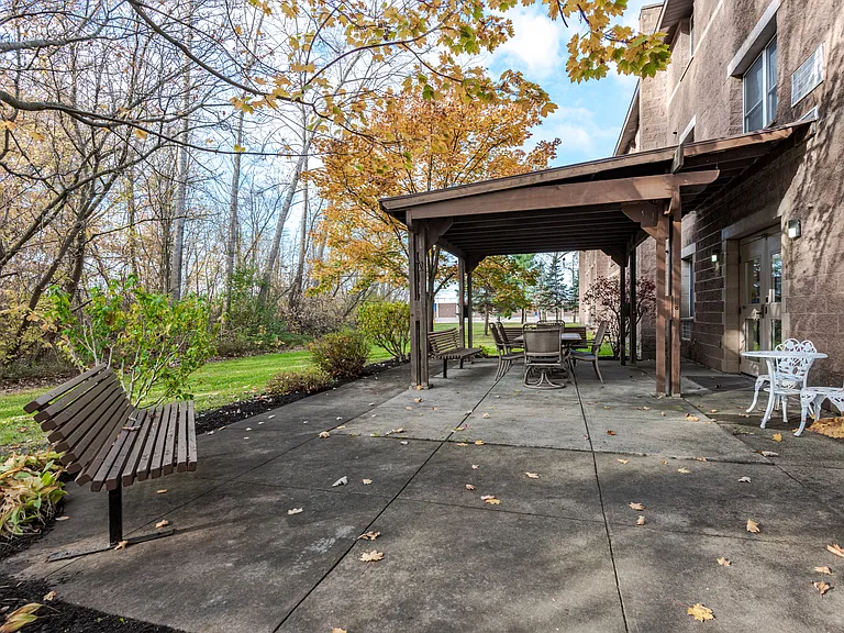2132 Sawyer Dr — Photo 8