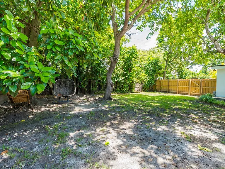 9841 Dominican Dr — Photo 30