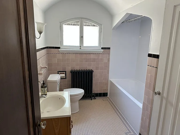 1328-1330 Martha Washington Dr — Photo 10
