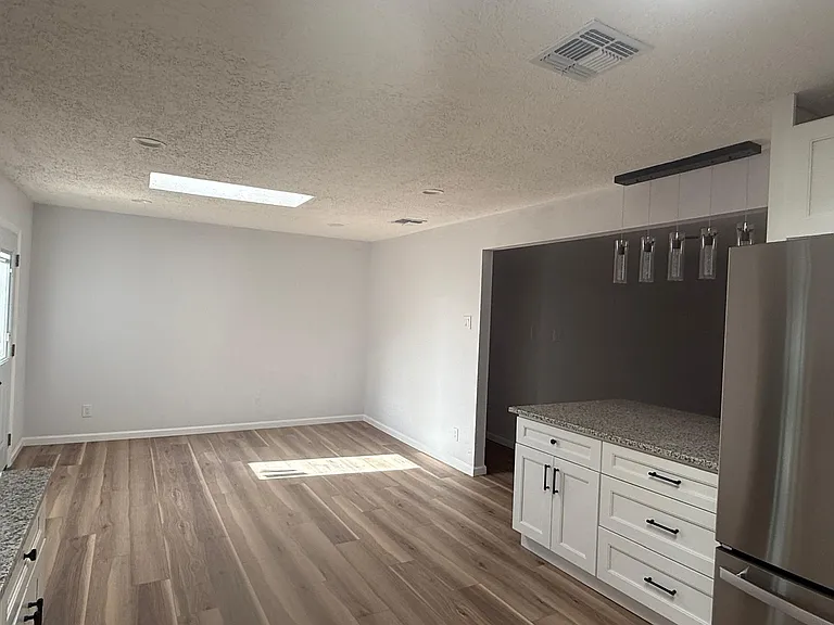 8429 James Ave NE — Photo 17