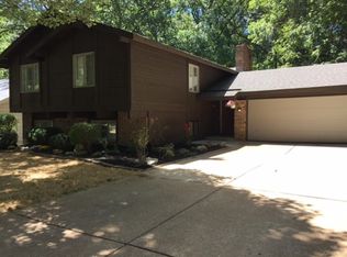 1477 Autumn Leaf Dr, Ballwin, MO 63021