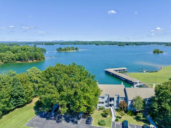95 Peninsula Point Dr Unit C3, Moneta, VA 24121