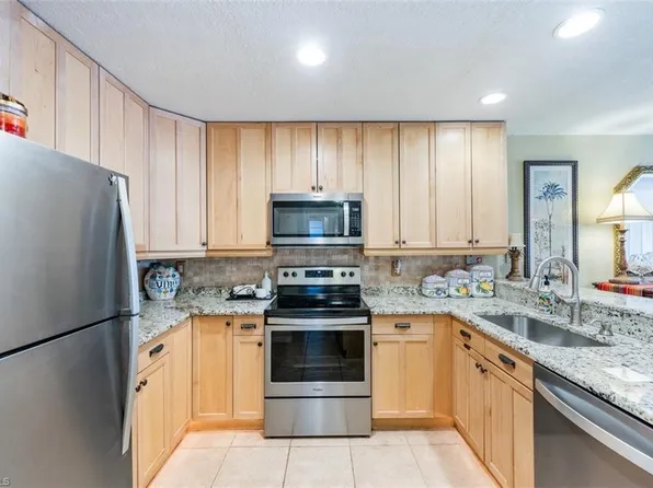 81 Emerald Woods DR #M3, NAPLES, FL 34108