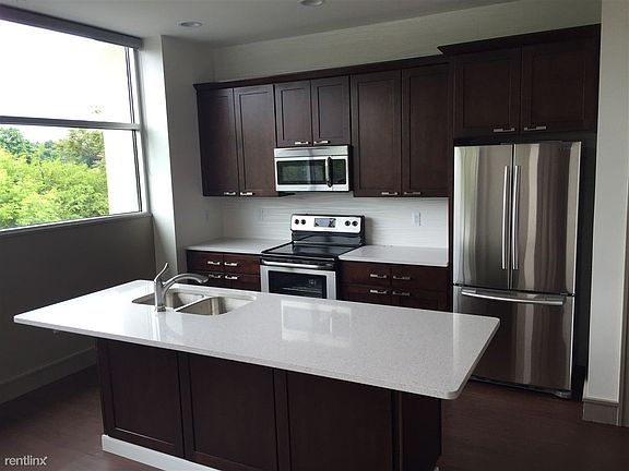 Large Islands for Entertaining