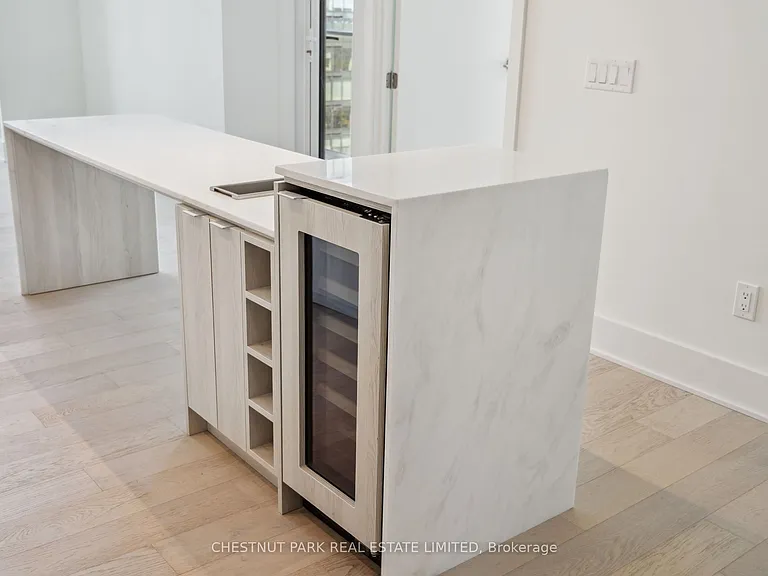 11 Yorkville Ave #4302 — Photo 6