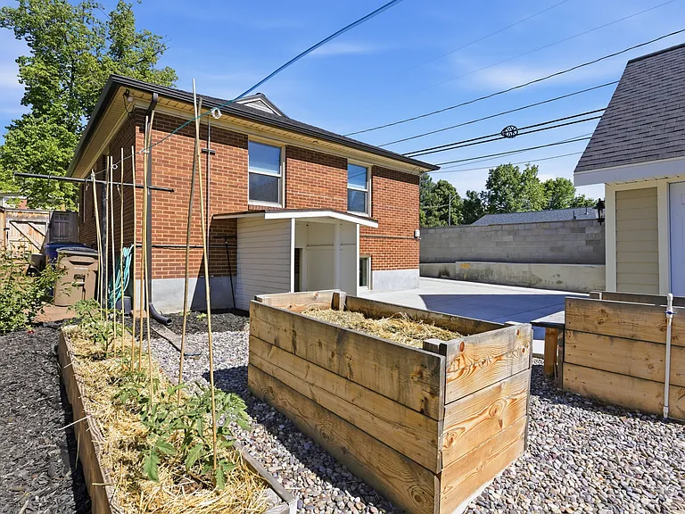 2254 S Texas St — Photo 31