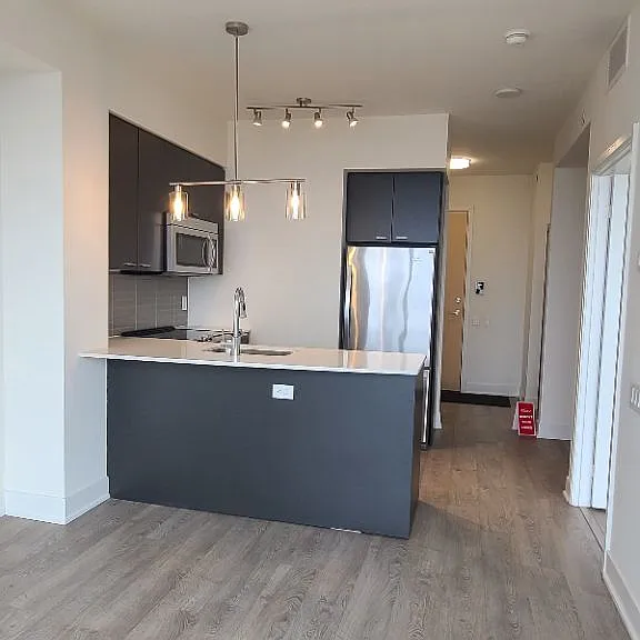 30 Roehampton Ave #2907 — Photo 4