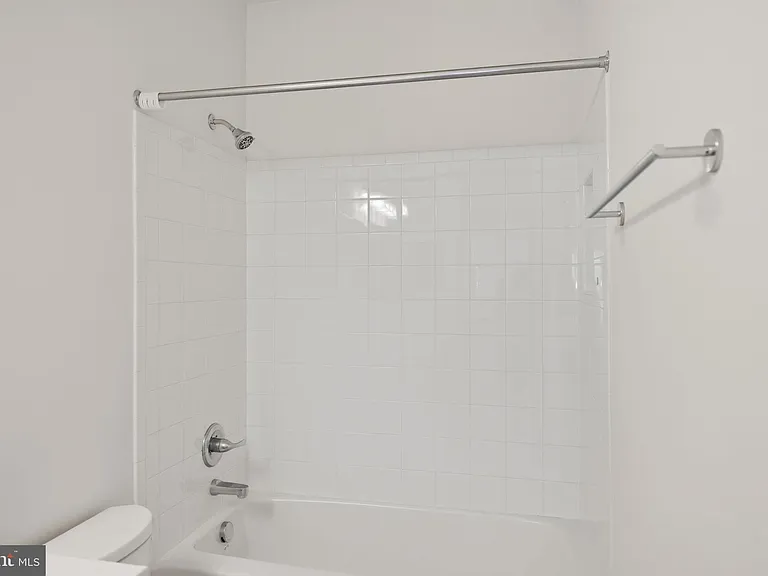 301 Kingdom Dr — Photo 80